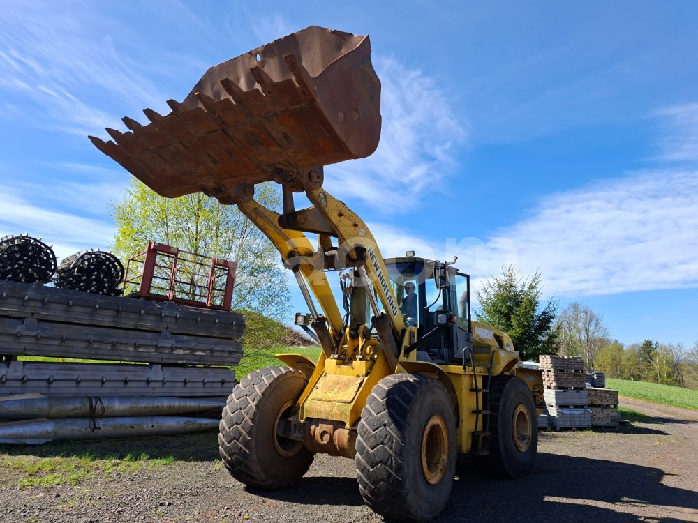 Aukcja internetowa: NEW HOLLAND  W 271 4X4