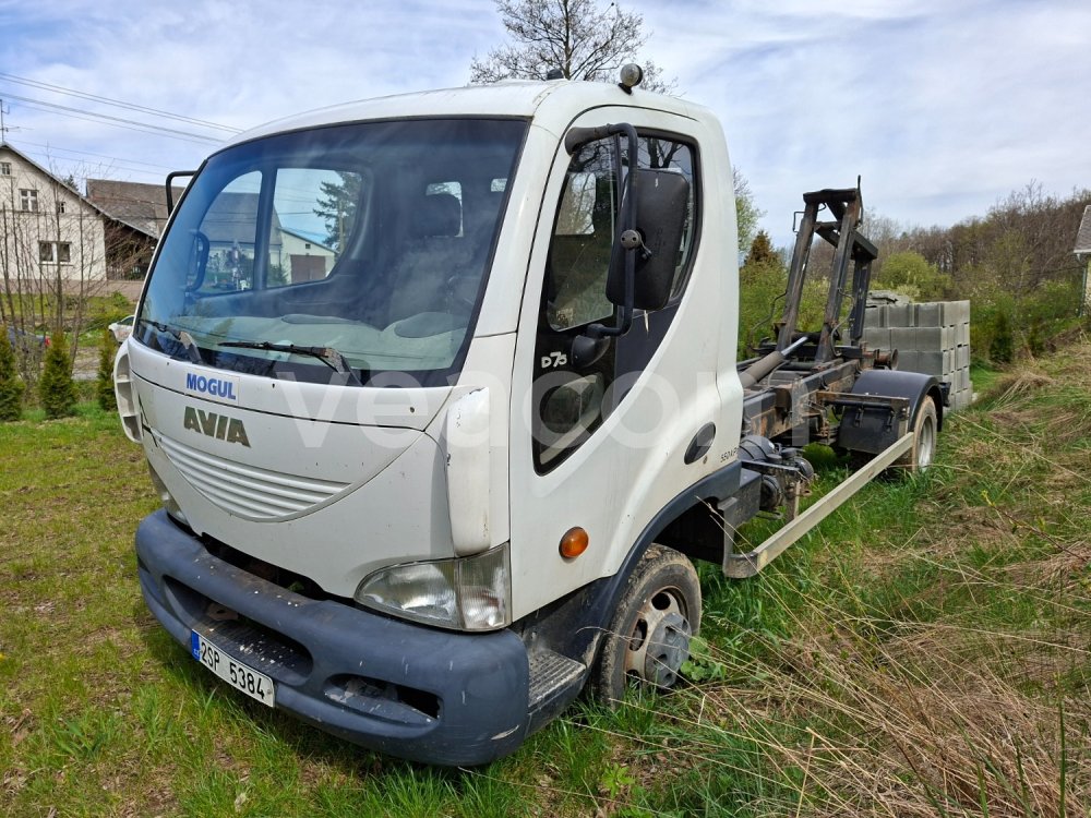 Aukcja internetowa: AVIA  D75