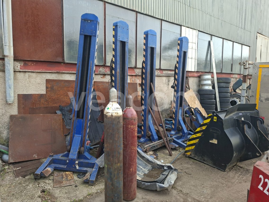 Online aukce:   MZA 28-01 - ZVEDÁKY SADA