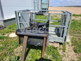 Online aukce: MANITOU  2,25/4M P