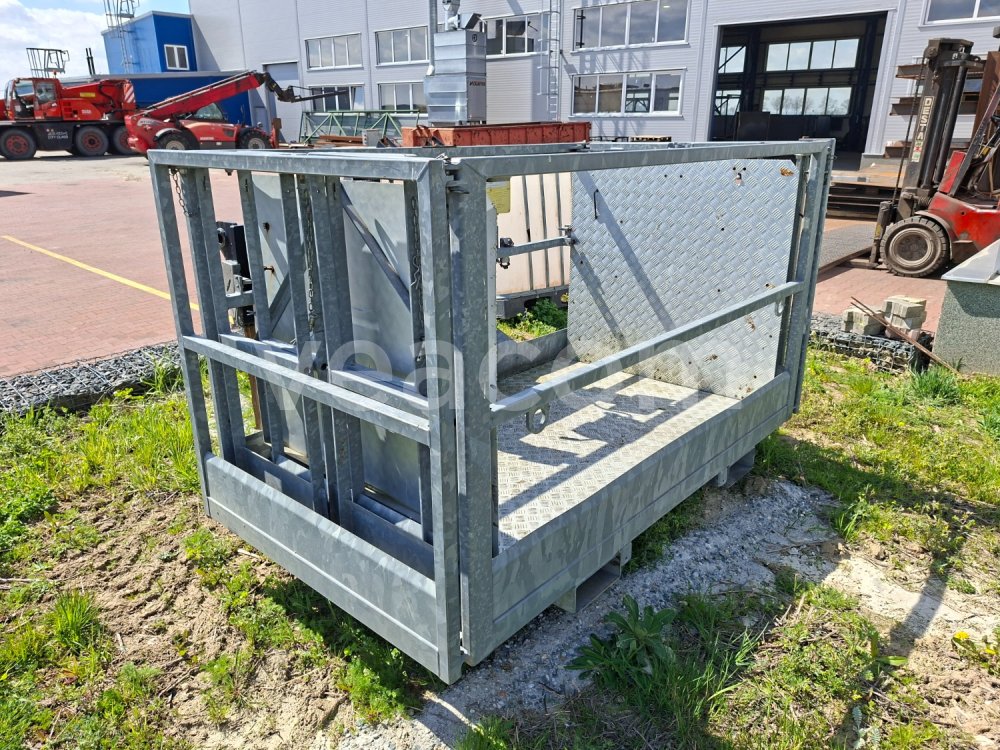 Aukcja internetowa: MANITOU  2,25/4M P