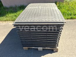Online aukce:   PŘEJEZDOVÉ PLOTNY 25 KS 77 X 118 CM