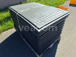 Online aukce:   PŘEJEZDOVÉ PLOTNY 25 KS 77 X 118 CM