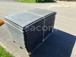 Online aukce:   PŘEJEZDOVÉ PLOTNY 25 KS 77 X 118 CM