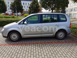 Online aukce: VW  Touran