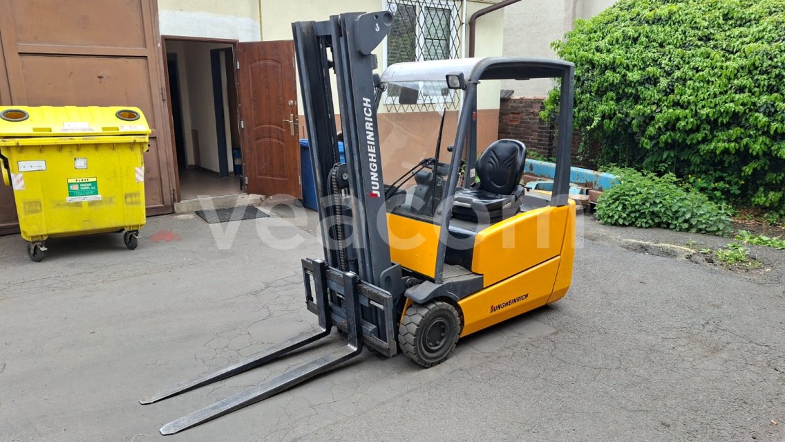 Online auction: JUNGHEINRICH  EFG 216