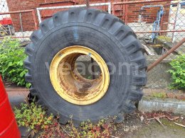 Online auction:   KOLO NA NAKLADAČ KOMATSU WA 470