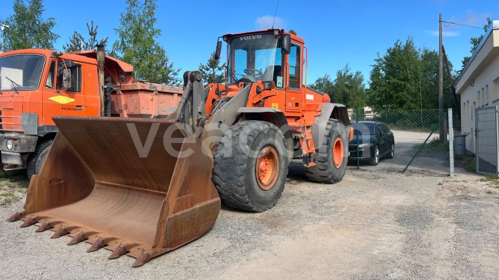 Online aukce: VOLVO  L 110 E