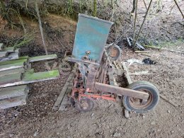 Online aukce:   SECÍ STROJ NA OBILÍ