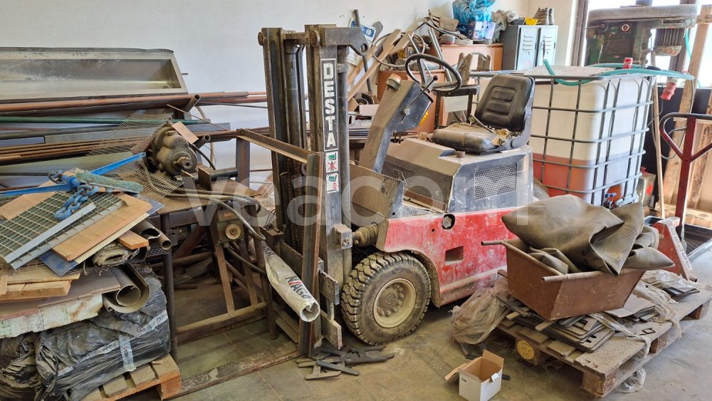 Online auction: DESTA  MV 12B