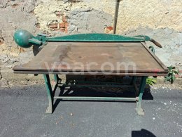 Online aukce:   RUČNÍ STOLOVÉ NŮŽKY NA PLECH 120 X 70 CM