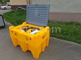 Online aukce:   NÁDRŽ S TANKOVACÍ PISTOLÍ A ČERPADLEM DTK 440