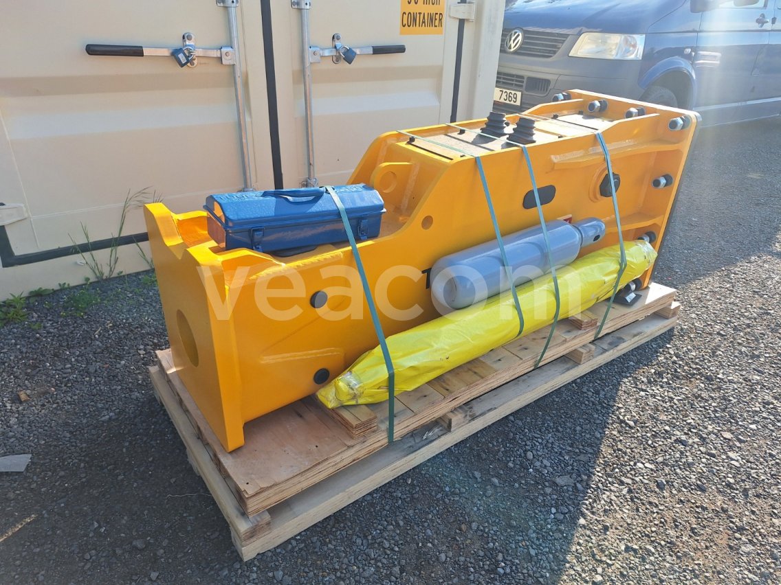 Online aukce:   TOFT 1400