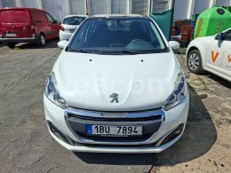 Online aukce: PEUGEOT  208
