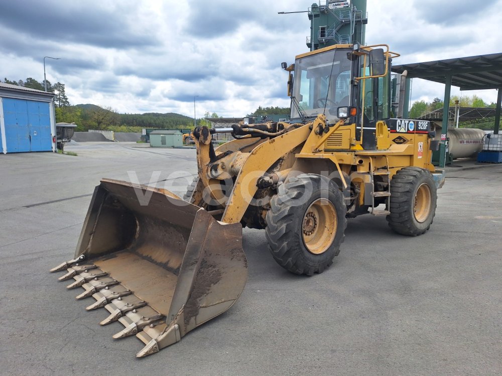 Online-Versteigerung: CAT  928 F 4X4
