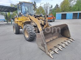 Online aukce: CAT  928 F 4X4