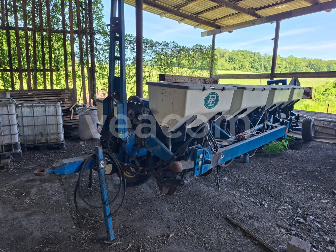 Online aukce: KINZE  3000