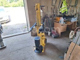 Online aukce:   LOG SPLITTER C092 ŠTÍPAČKA