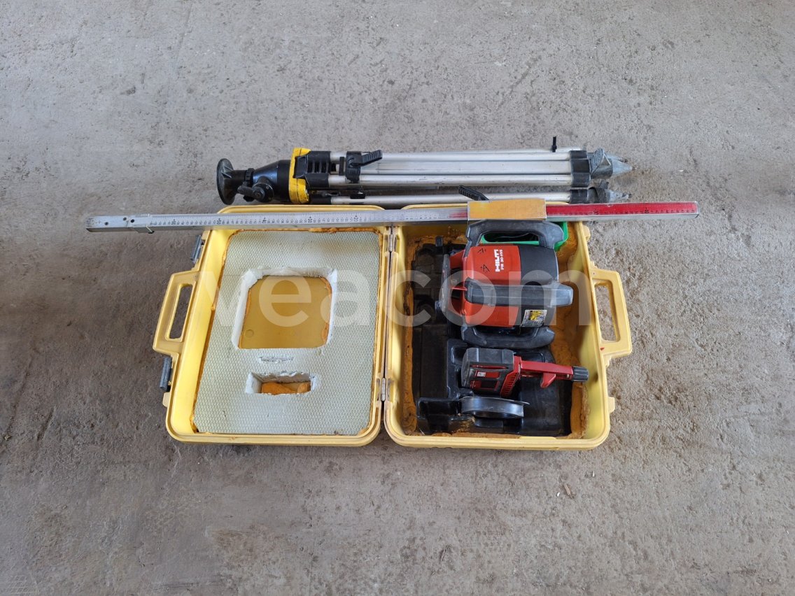 Online aukce: HILTI  PR 30-HSV  LASER SVAHOVÝ