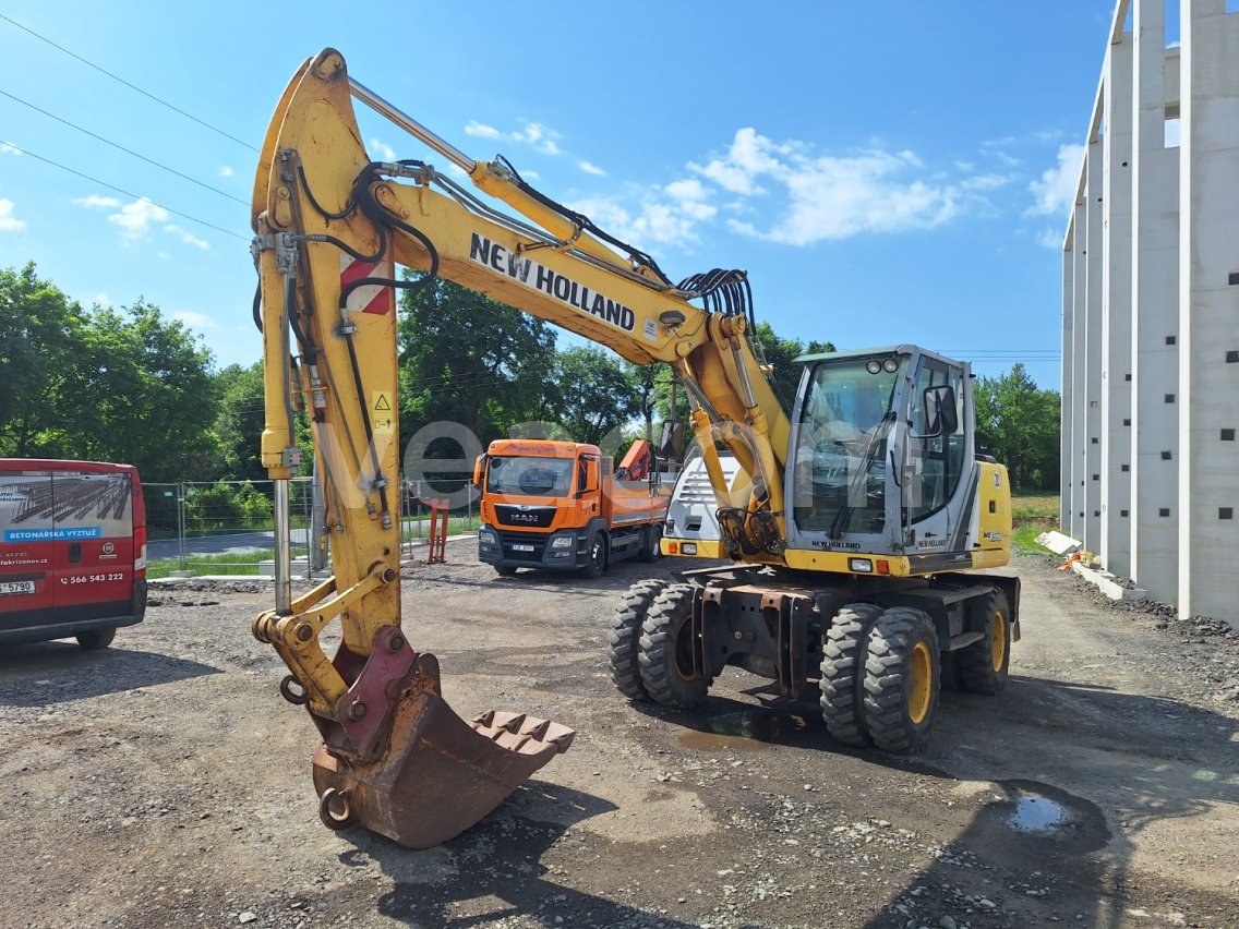Online auction: NEW HOLLAND  WE 150C 4X4