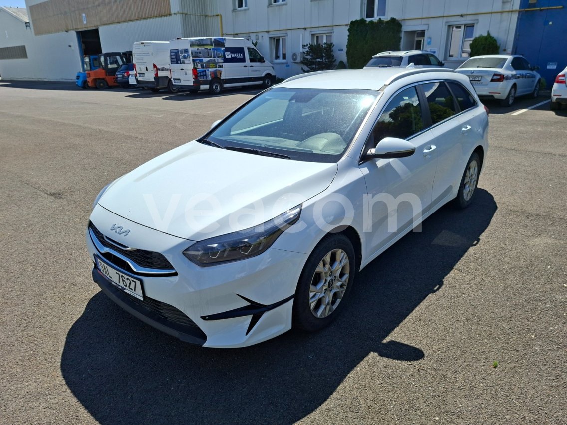 Online aukce: KIA  CEED