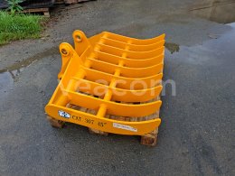 Online aukce: GIYI  HRABĚ NA BAGR