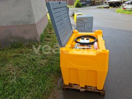 Online aukce:   TANKOVACÍ NÁDRŽ S ČERPADLEM