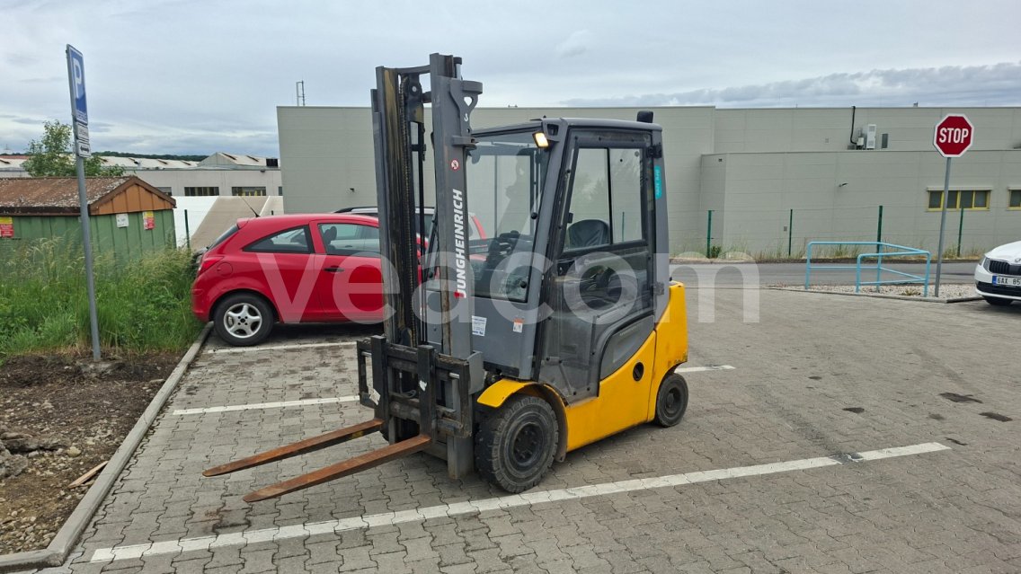 Online aukce: JUNGHEINRICH  320S