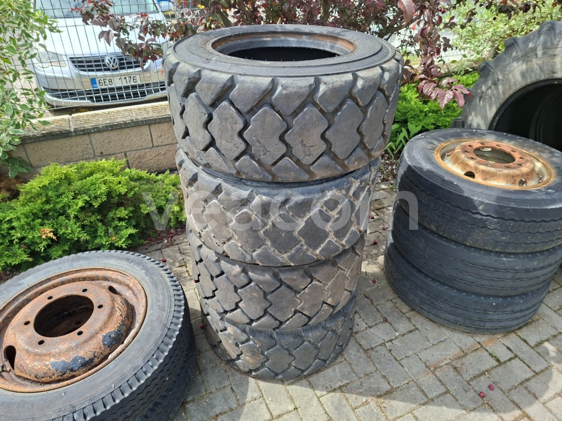 Online aukce:   PNEUMATIKY BOBCAT 4 KS