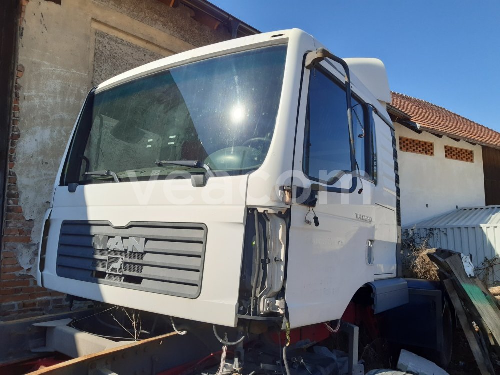 Online aukce:  Kabina z MAN TGL 12.210