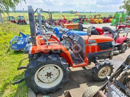 Online aukce: KUBOTA  T-220