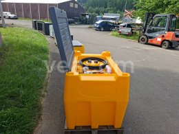 Online aukce:   TANKOVACÍ NÁDRŽ S ČERPADLEM