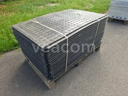 Online-Versteigerung:  PŘEJEZDOVÉ PLOTNY 20 KS 77 X 118 CM