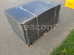 Online aukce:   PŘEJEZDOVÉ PLOTNY 20 KS 77 X 118 CM