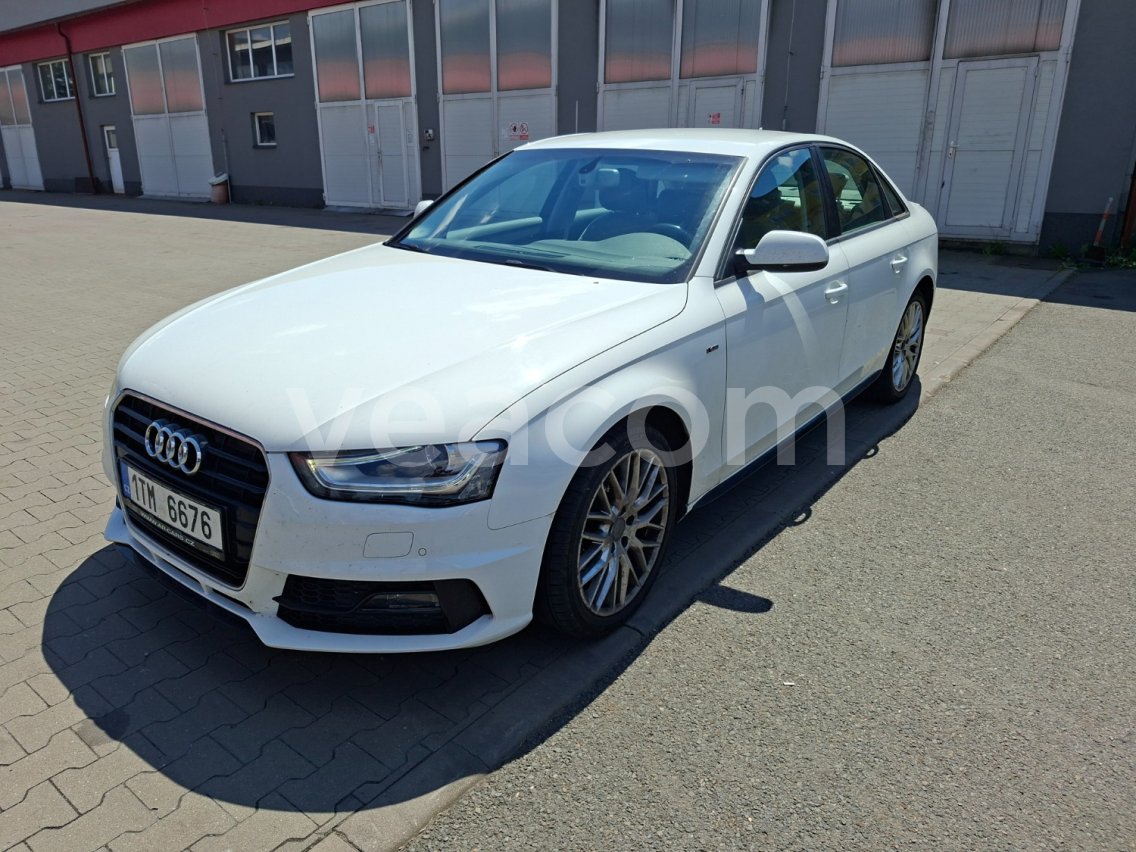 Online aukce: AUDI  A4