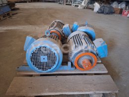 Online aukce:   4 KS HYDROMOTORŮ MEZ MOHELNICE