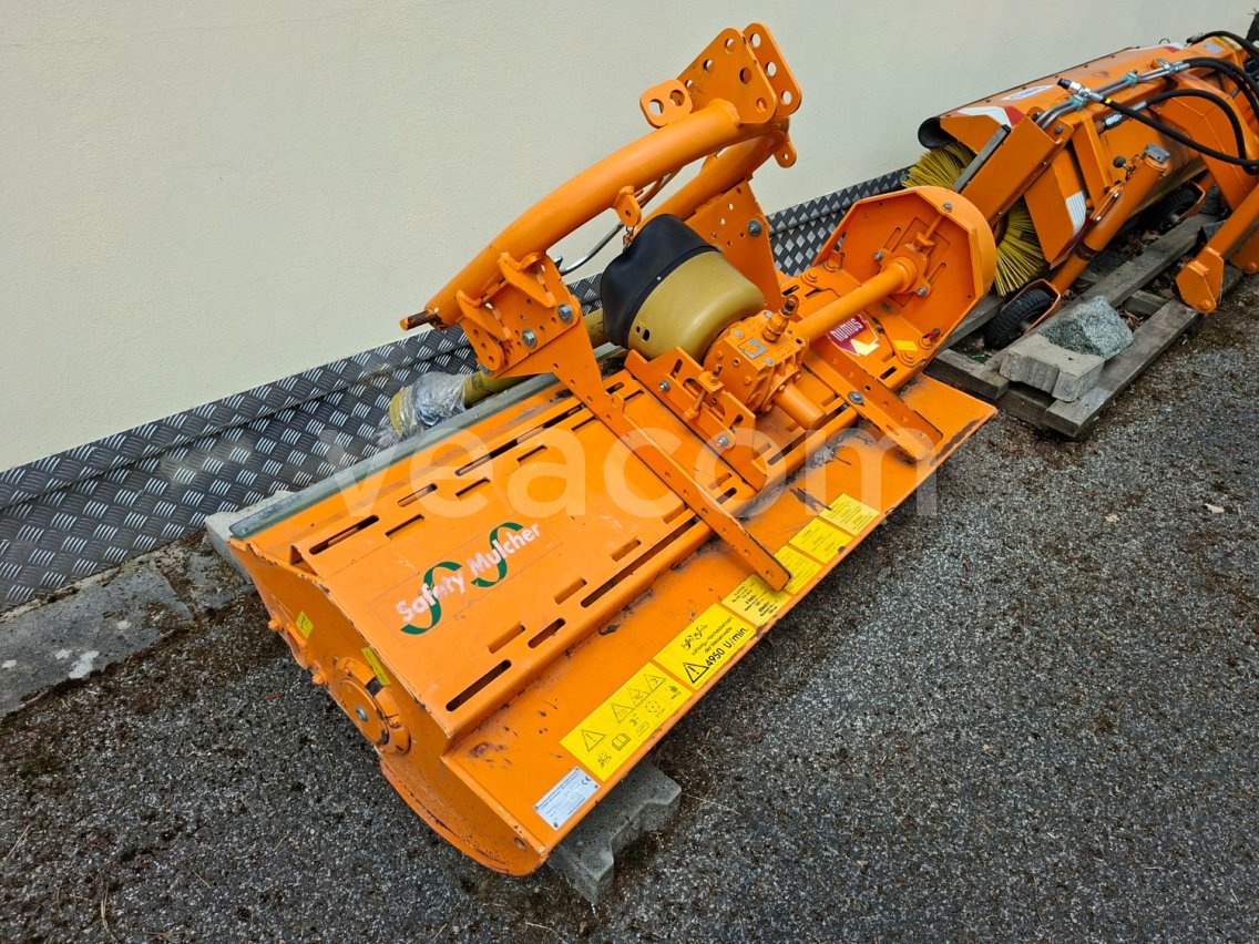 Online aukce: HUMUS  SM 145