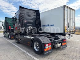 Online aukce: RENAULT  T 520