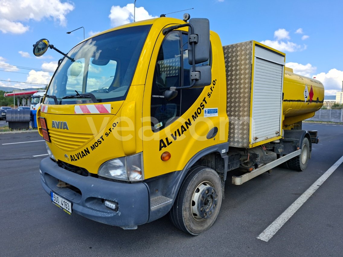 Online aukce: AVIA  D 120
