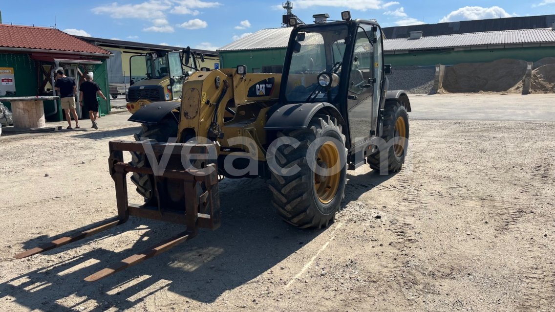 Aukcja internetowa: CAT  TH 407 4X4