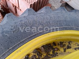 Online aukce:   PŘÍDAVNÁ KOLA S PNEU BKT AGRIMAX RT 945
