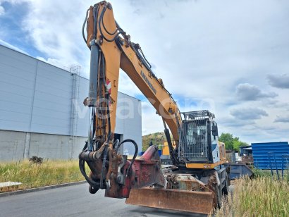 Інтернет-аукціон: LIEBHERR  A 924 4X4 + HYDRAULICKÉ DEMOLIČNÍ NŮŽKY