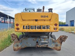 Online aukce: LIEBHERR  A 924 4X4 + HYDRAULICKÉ DEMOLIČNÍ NŮŽKY