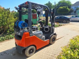 Online aukce: TOYOTA  02-8FGF 15