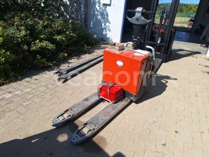 Online árverés: BT  LPE 200/B