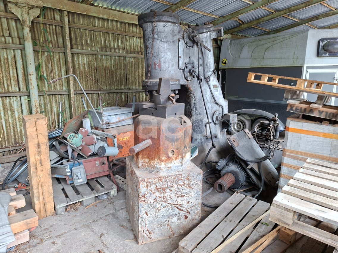 Online aukce:   BUCHAR 200 T