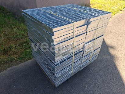 Online árverés:  SCHODNICE 50 KUSŮ