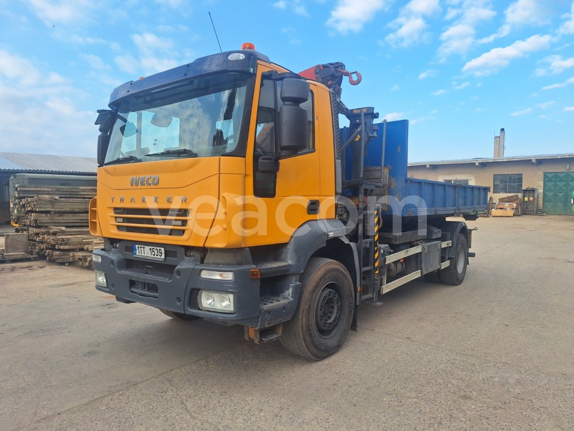 Online aukce: IVECO  TRAKKER 330 + HR PALFINGER CRANE PK16502