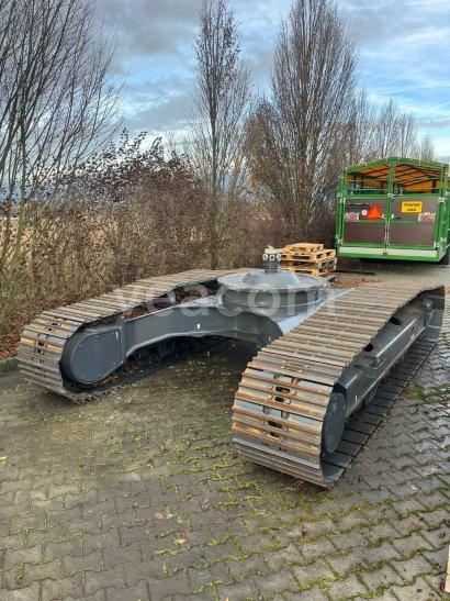 Online aukce:  DEVELON DX 225LC-7