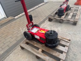 Online aukce:   HYDRAULIC JACKS 120T/60T